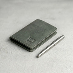 Rugged unisex leather card holder in Hunter Forest Green | Leathery