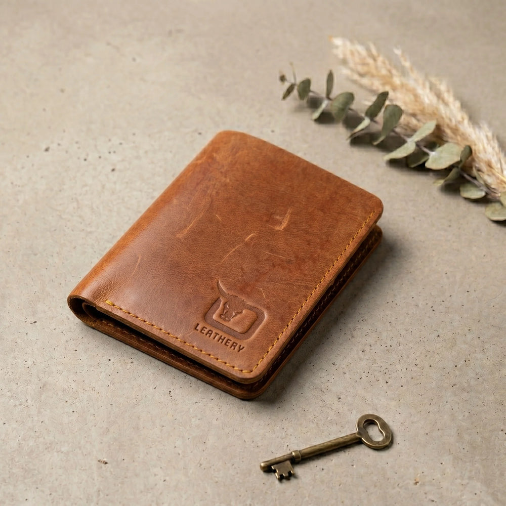 Men's small trifold leather wallet in Cognac Sienna | Leathery