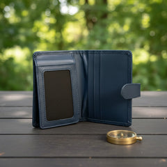Men's leather wallet in Vintage Navy Blue | Leathery