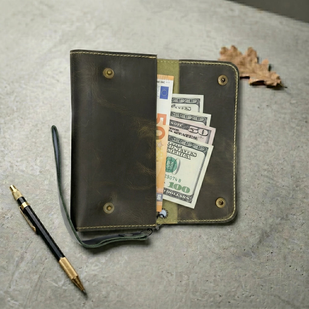 Ladies leather clutch wallet in Rugged Army Green | Leathery