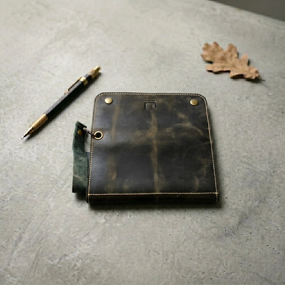 Ladies leather clutch wallet in Rugged Army Green | Leathery