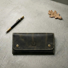 Ladies leather clutch wallet in Rugged Army Green | Leathery