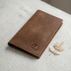 Men's long leather wallet with magnetic close in Tan Camel Brown | Leathery