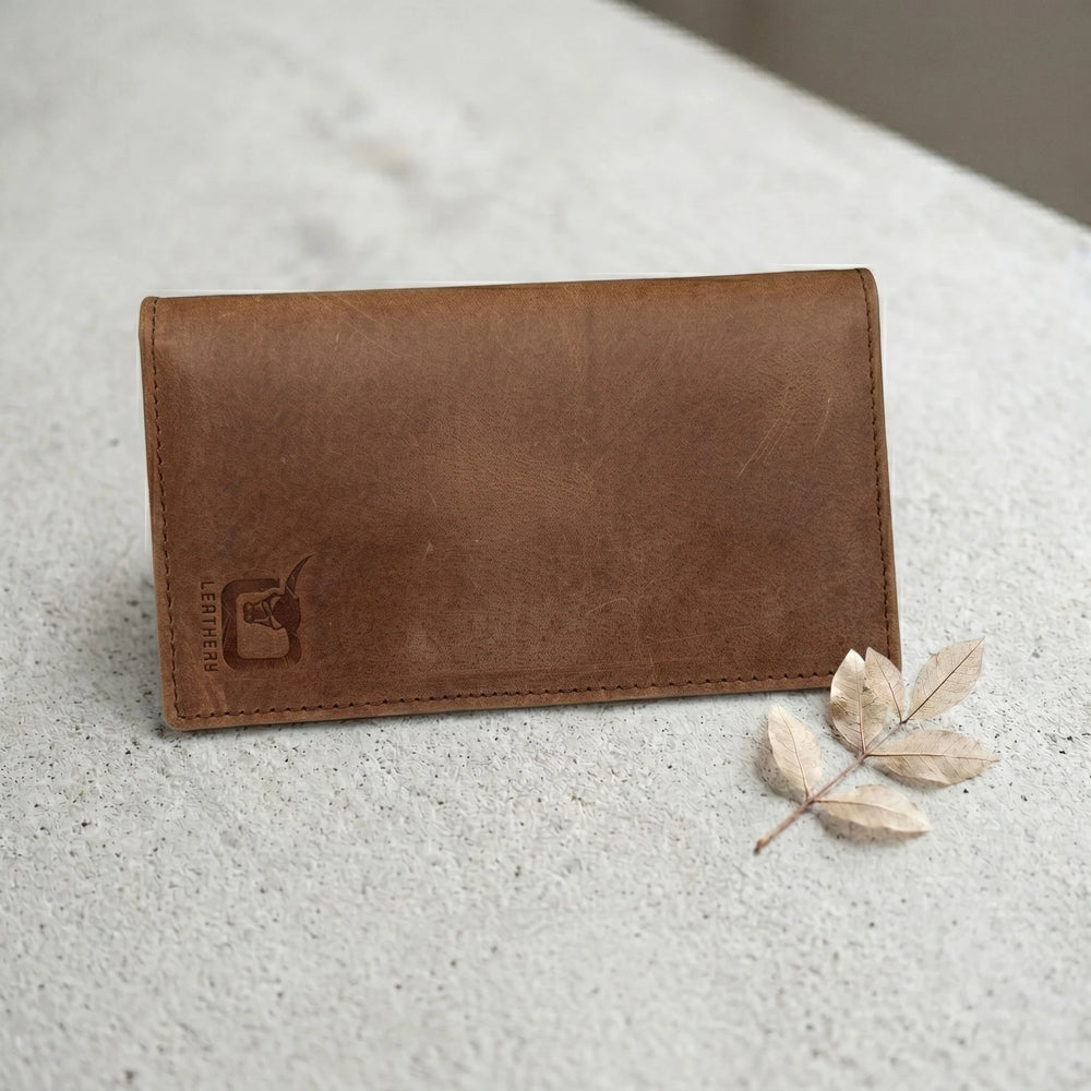 Men's long leather wallet with magnetic close in Tan Camel Brown | Leathery