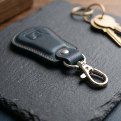 Leather keychain with swivel clasp in Midnight Navy | Leathery