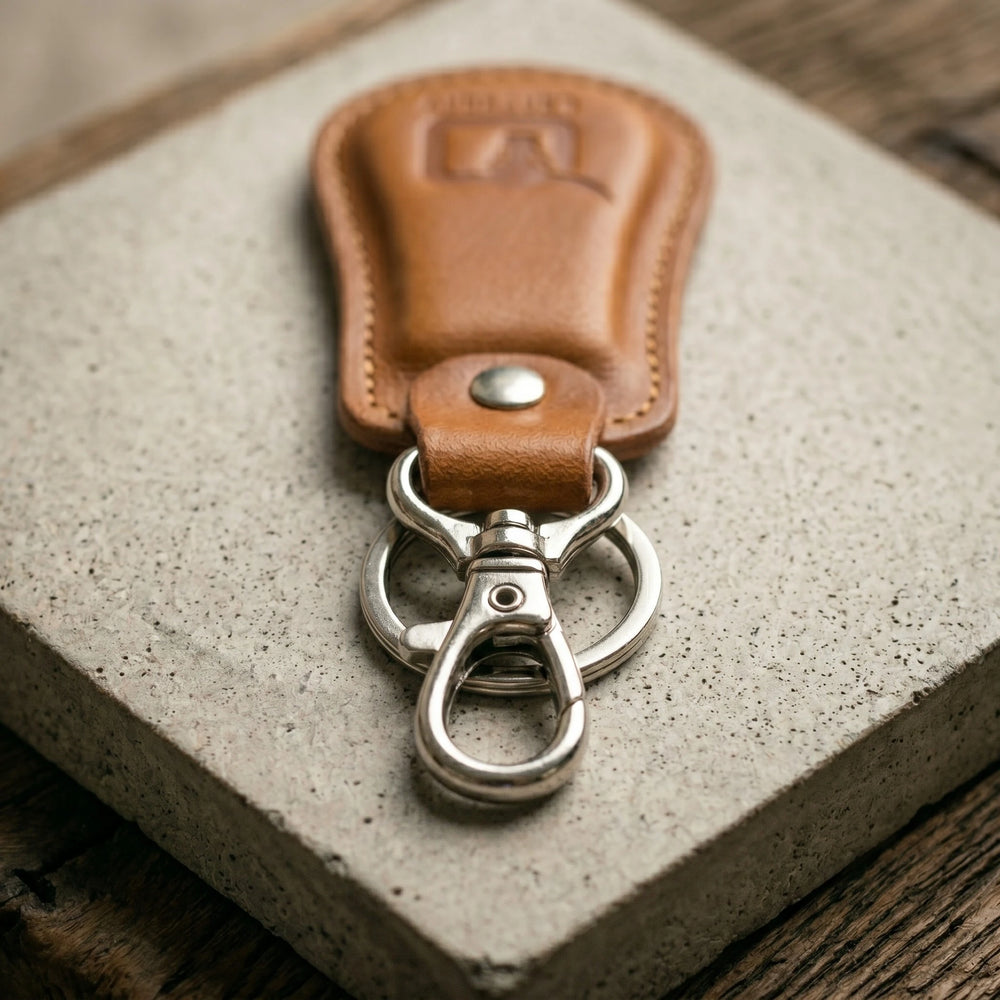 Leather keychain with swivel clasp in Tan Saddle | Leathery