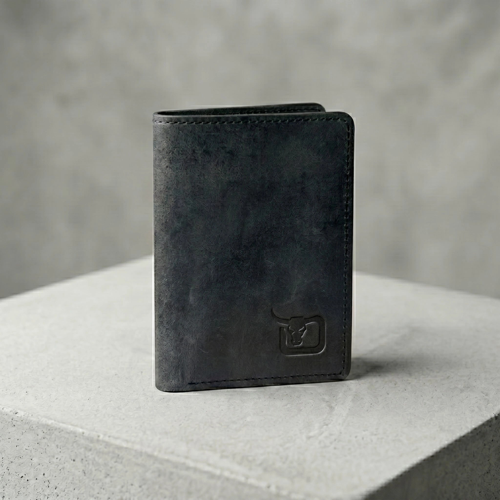 Rugged unisex leather card holder in Charcoal Black | Leathery