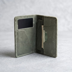 Rugged unisex leather card holder in Hunter Forest Green | Leathery