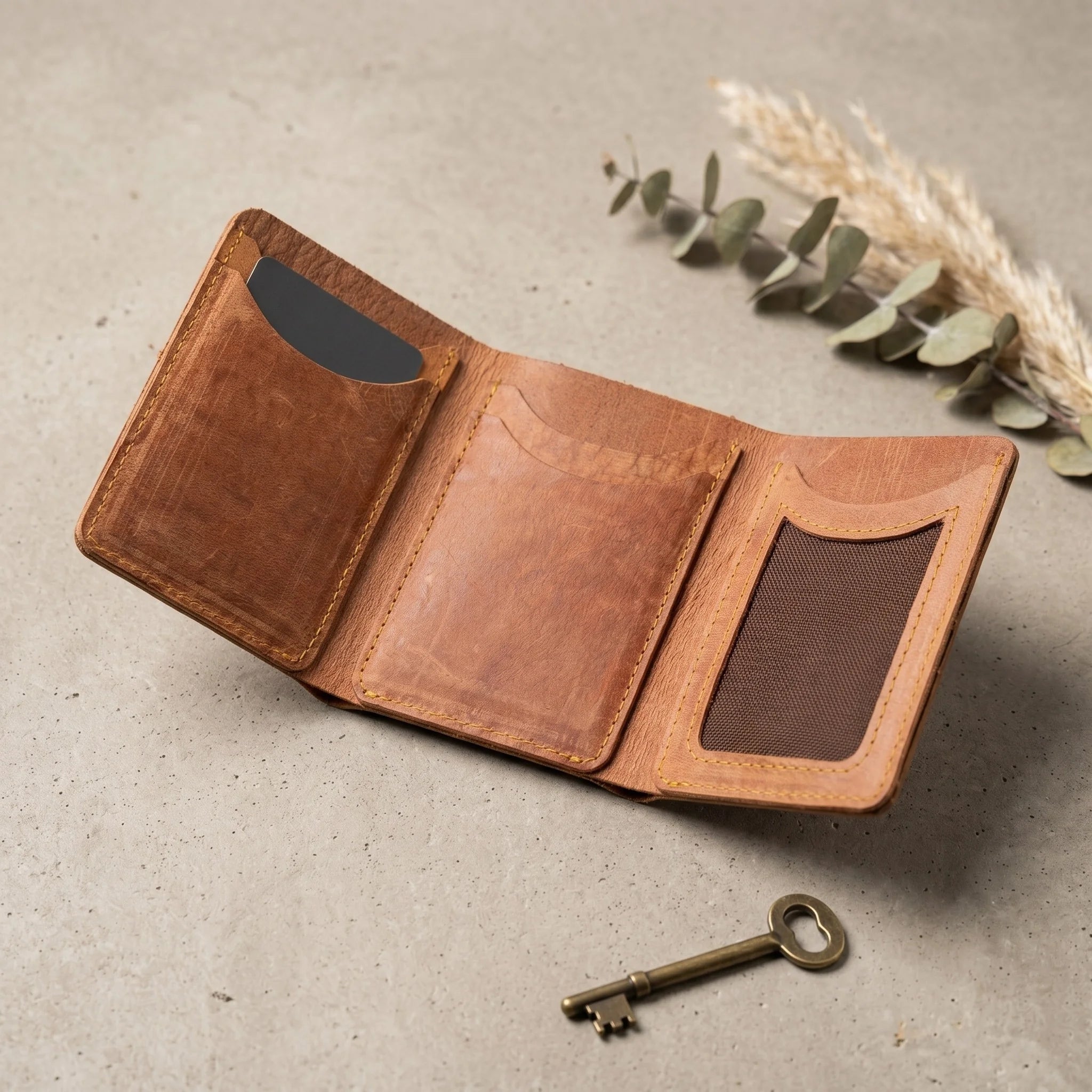 Men's small trifold leather wallet in Cognac Sienna | Leathery