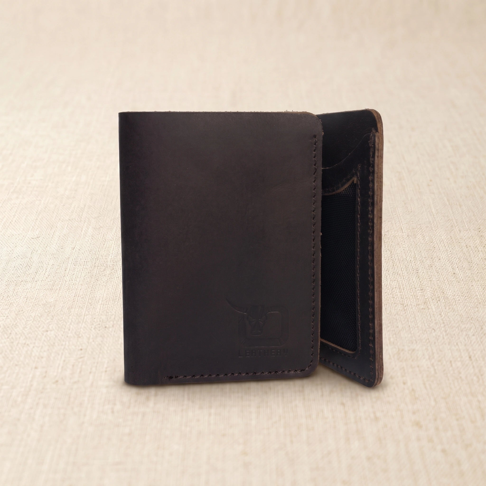Men's small trifold leather wallet in Espresso Choco | Leathery