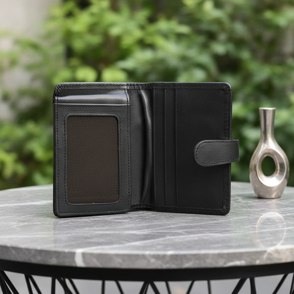 Men's leather wallet in Jet Black | Leathery