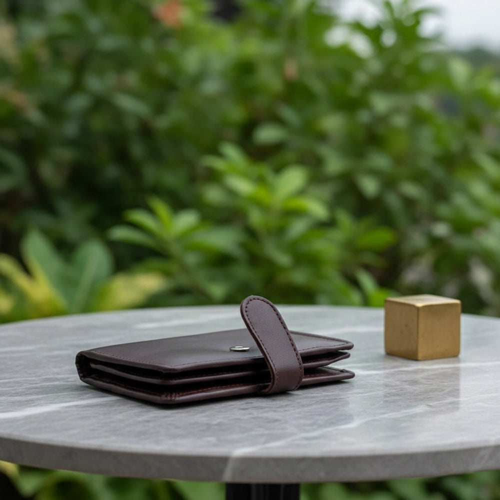 Men's leather wallet in Deep Burgundy Maroon | Leathery
