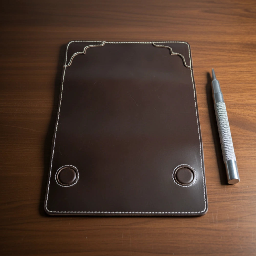 Unisex leather trifold wallet with magnetic lock in Espresso Matte Taupe | Leathery