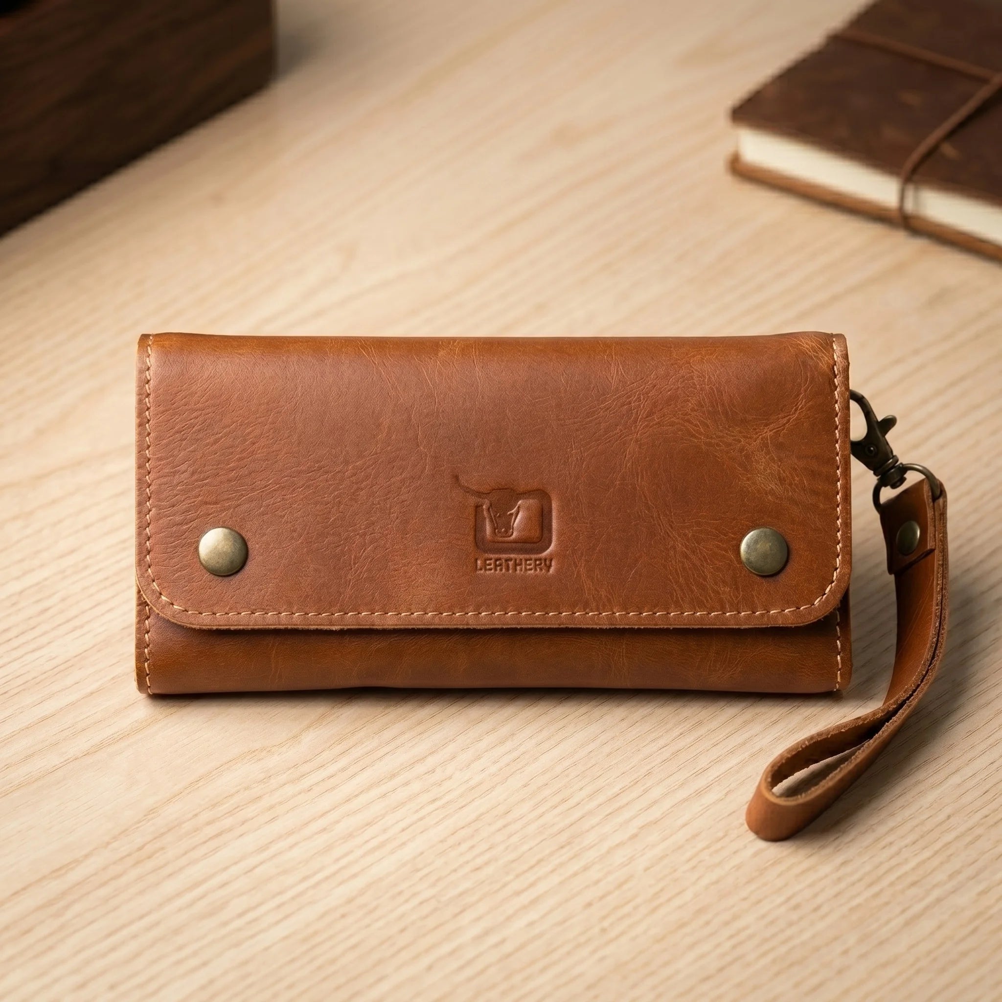 Ladies leather clutch wallet in Royal Brown | Leathery