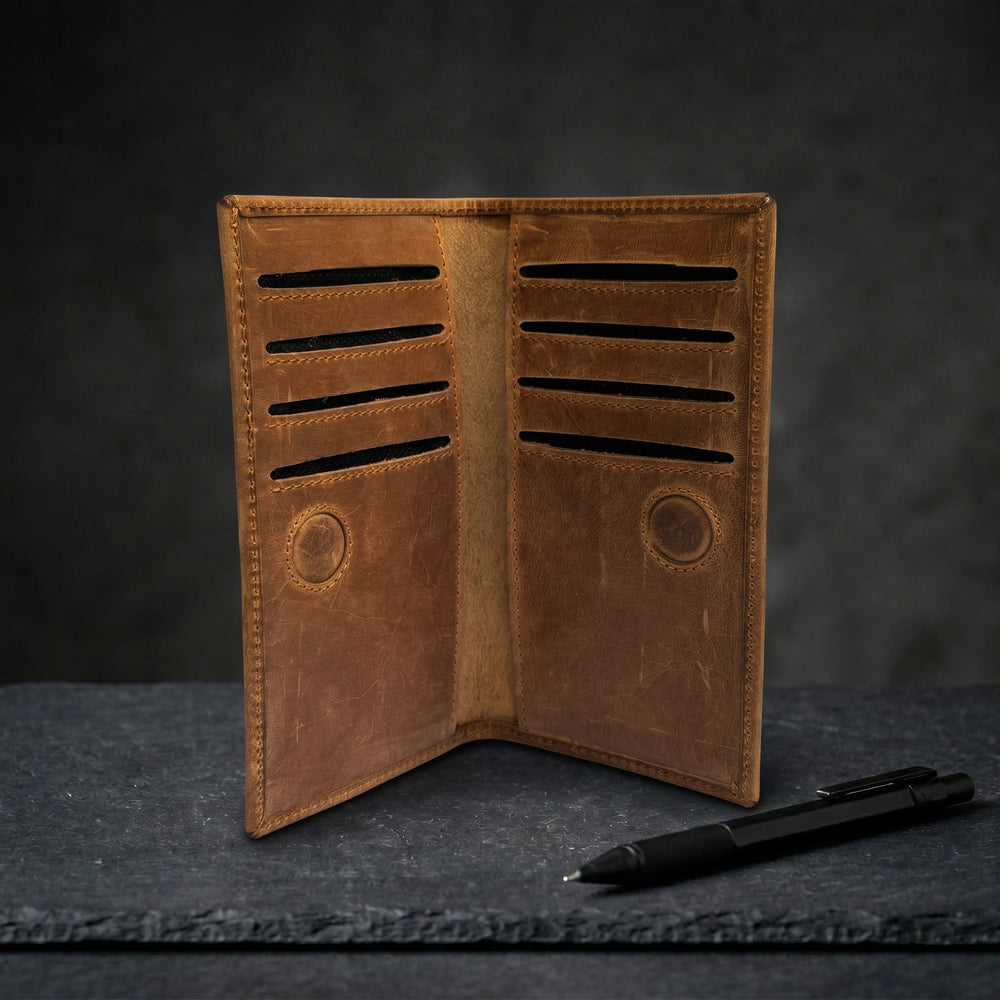 Men's long leather wallet with magnetic close in Golden Saddle Brown | Leathery