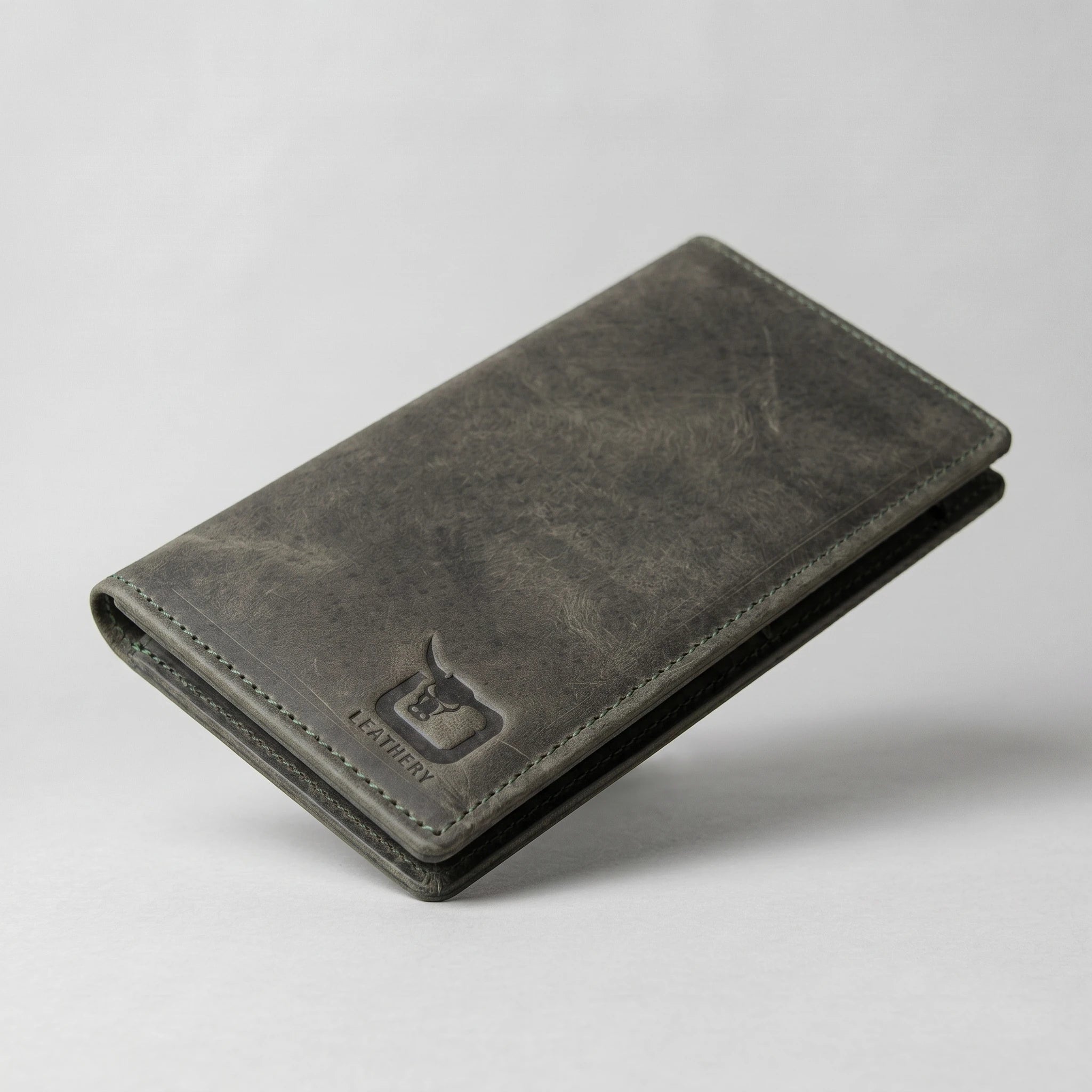 Men's long leather wallet with magnetic close in Olive Grey | Leathery