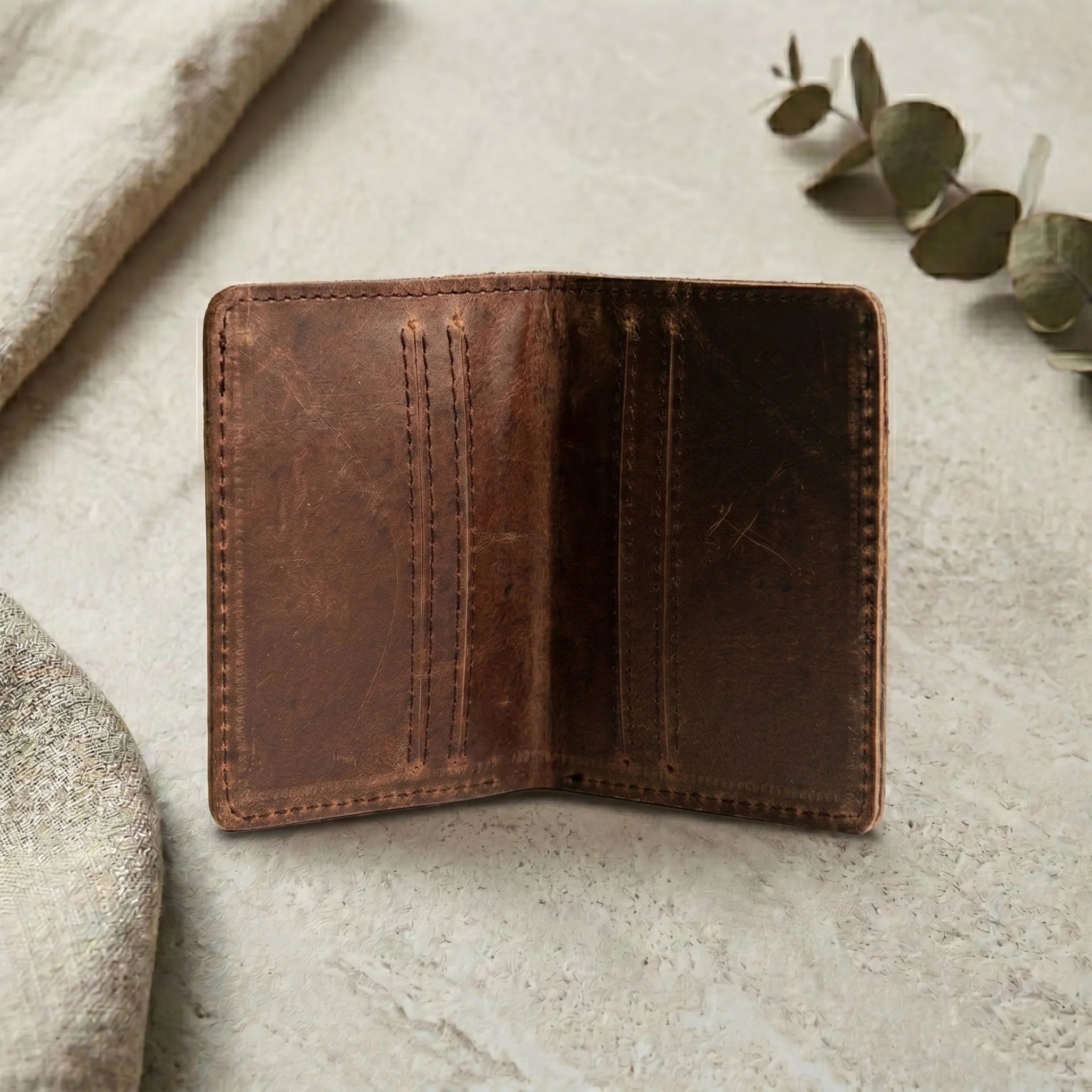 Men's leather card holder wallet in Iron Blood Burgundy Brown | Leathery