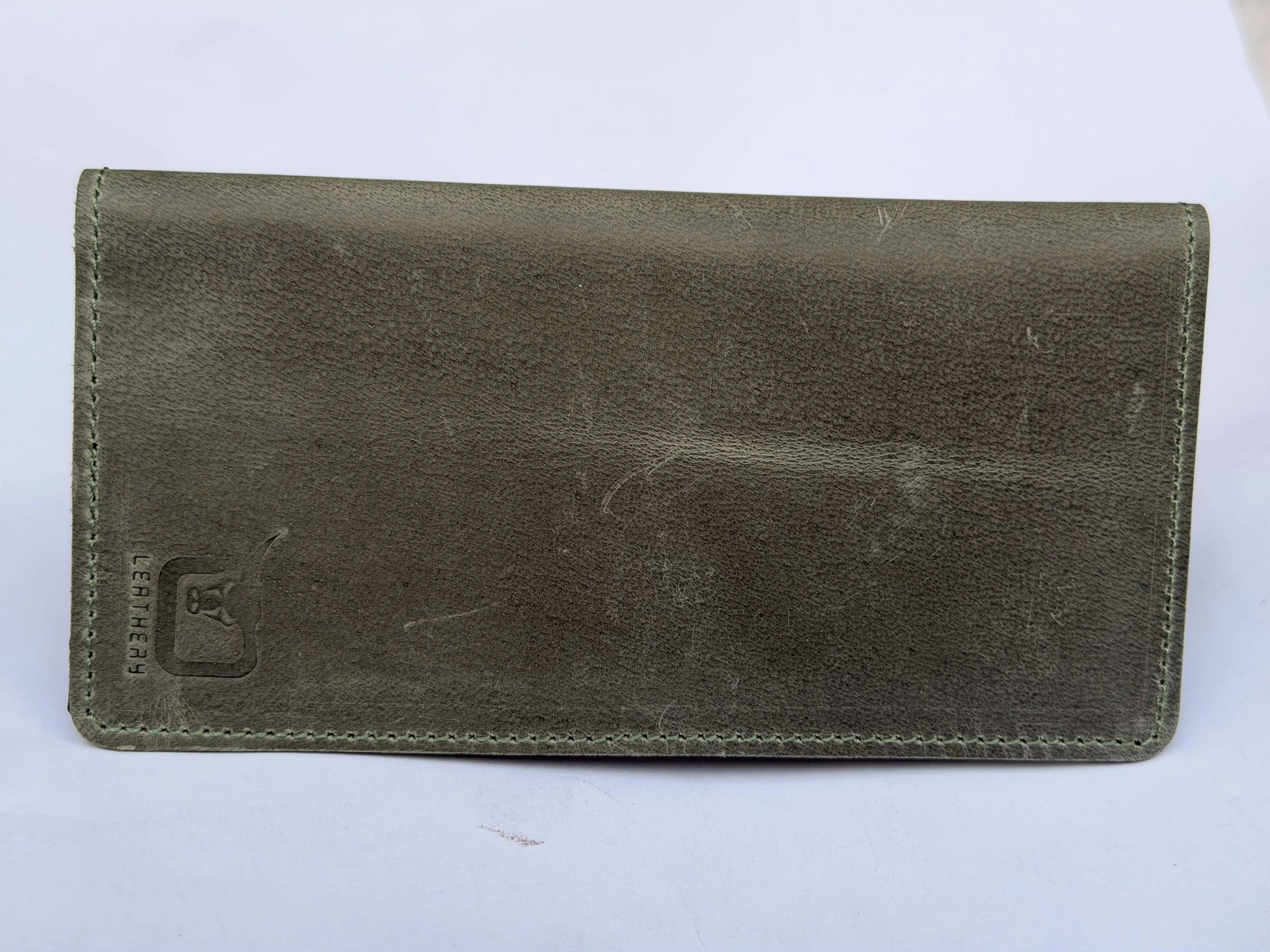 Men's bifold long leather wallet in Grey Olive | Leathery