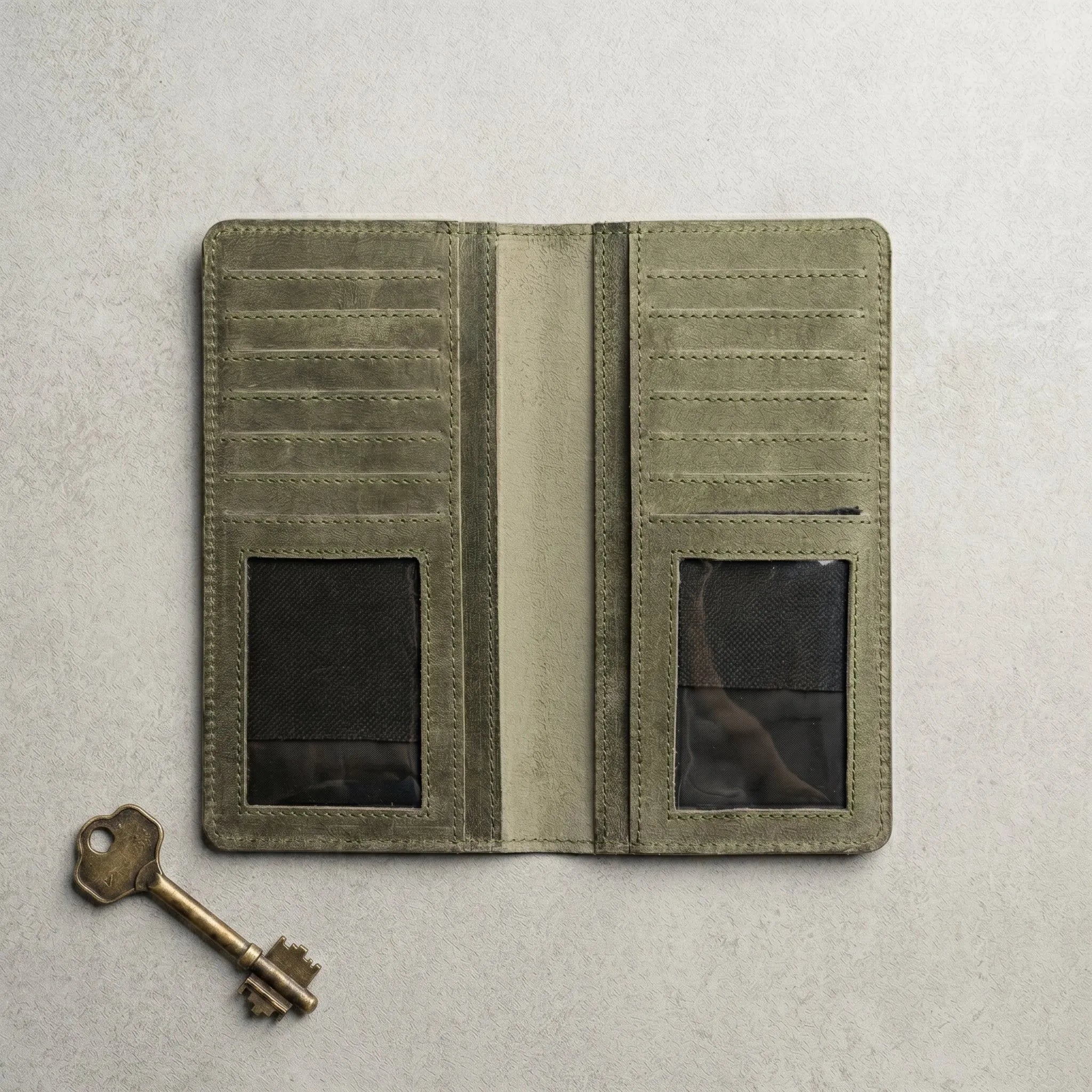 Men's bifold long leather wallet in Grey Olive | Leathery