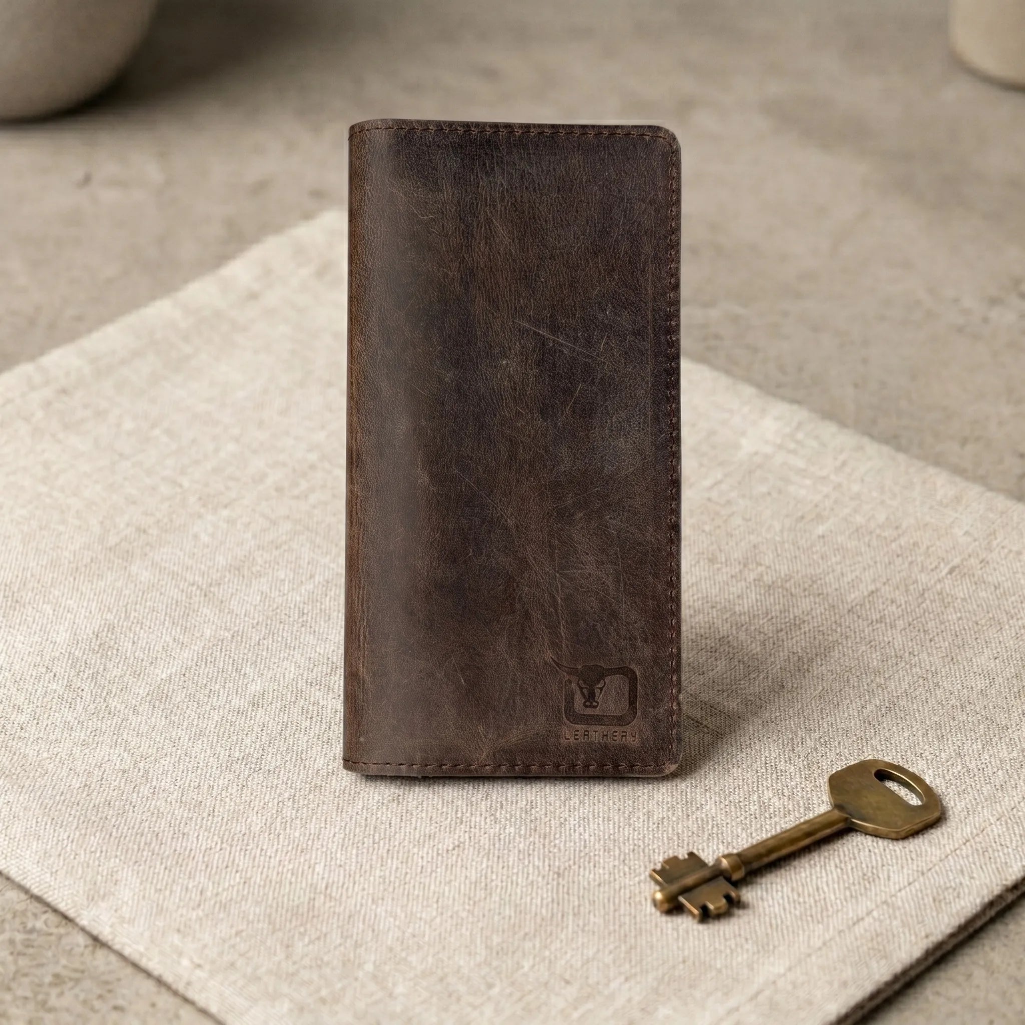 Men's bifold long leather wallet in Walnut Brown | Leathery